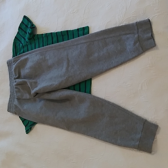 Boys bundle of Gymboree Tshirt (size 10) & Champion sweats joggers size 10/12 - Picture 8 of 10